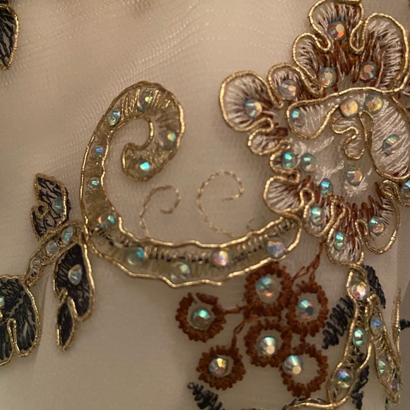 JVN by Jovani - Size 10 (w/ corset back can adjust up/down a size). Off-white - Picture 7 of 9